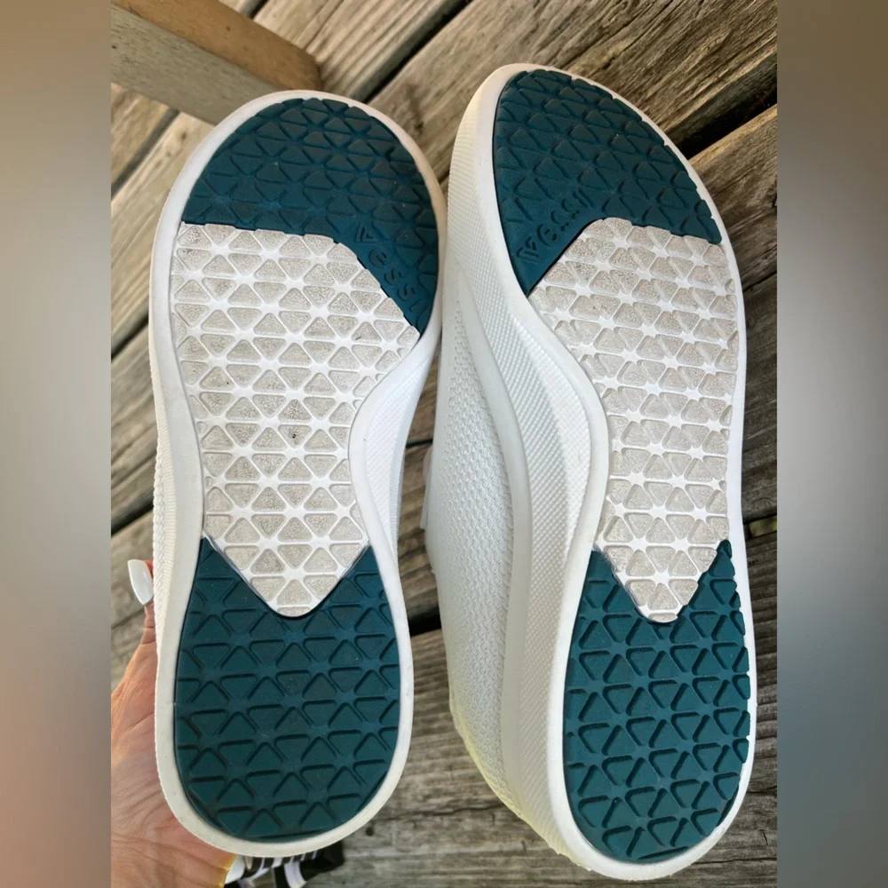 Vessi Weekend Classic Sneaker Womens’ 8 White Knit Casual Shoes, Teal Accents